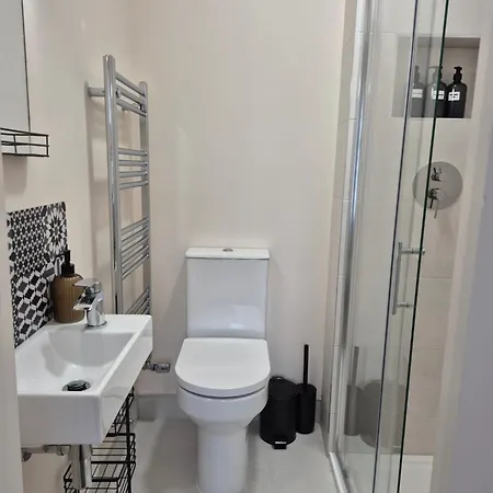 Ensuite Cloughjordan 3